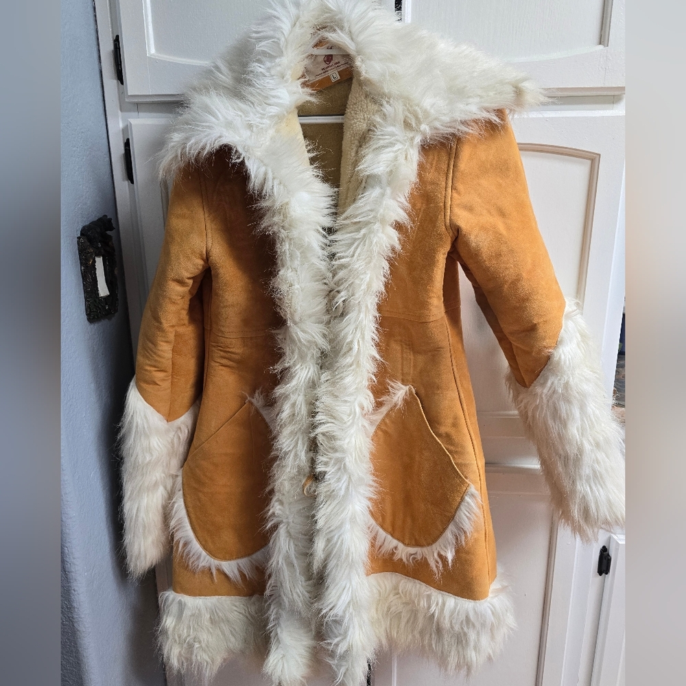 Stunning Genuine Leather And Sheepskin Fur Coat